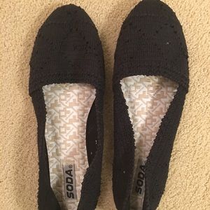 Soda Crochet Black Flats